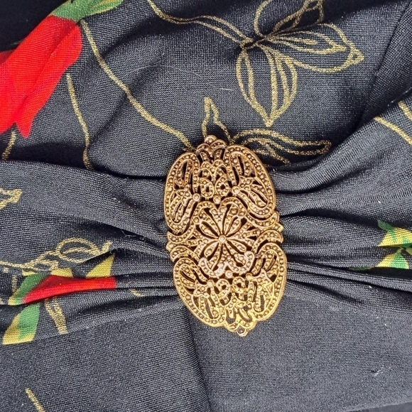 Roxanne Black One Piece Swim Suit With Red Roses Size 12(34D) - Picture 5 of 5